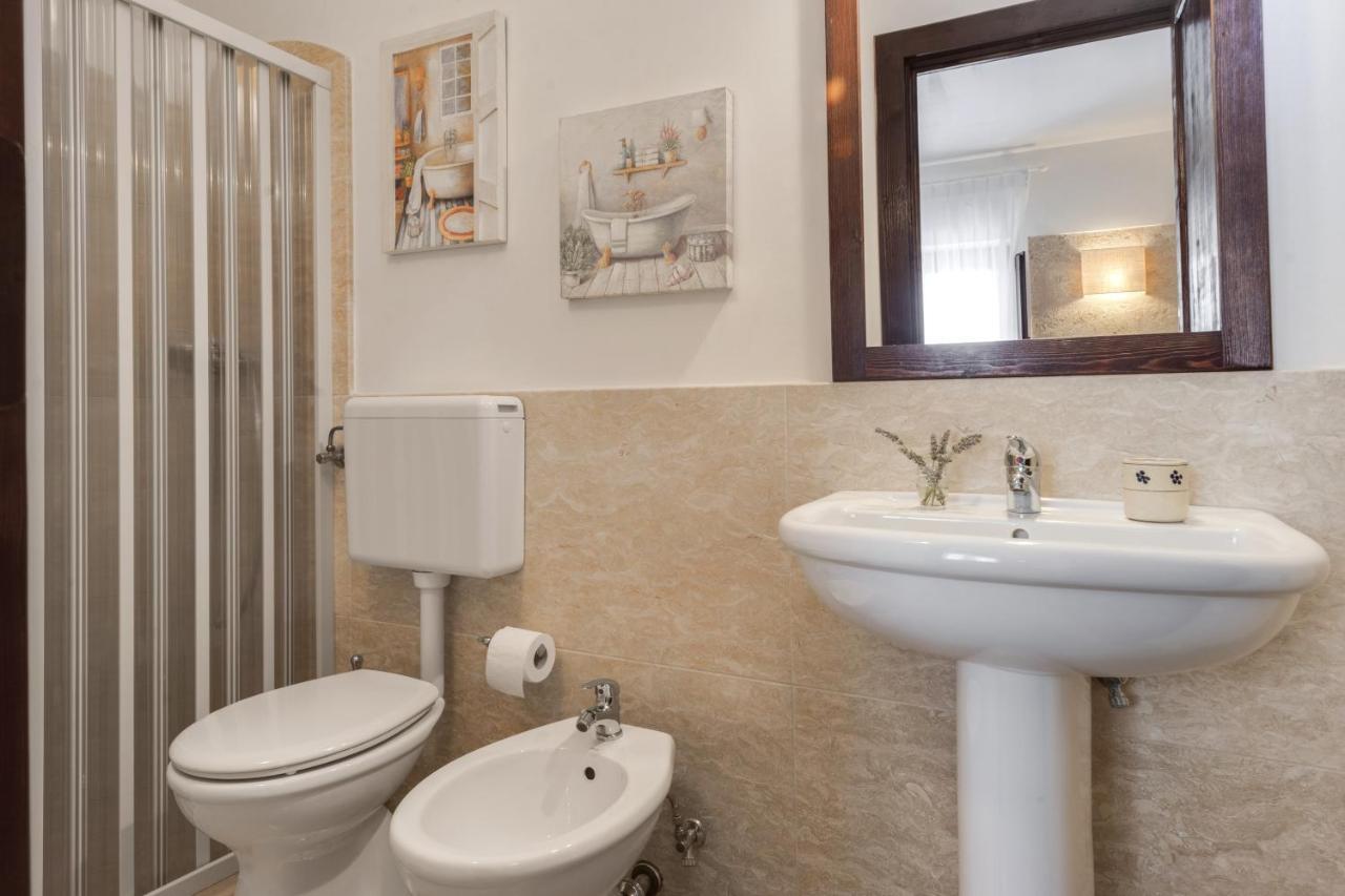 Le Lantane - Luxury Rooms อเลซซาโน ภายนอก รูปภาพ