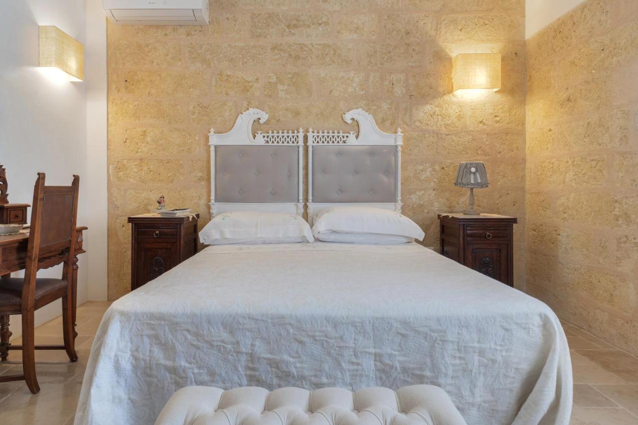 Le Lantane - Luxury Rooms อเลซซาโน ภายนอก รูปภาพ